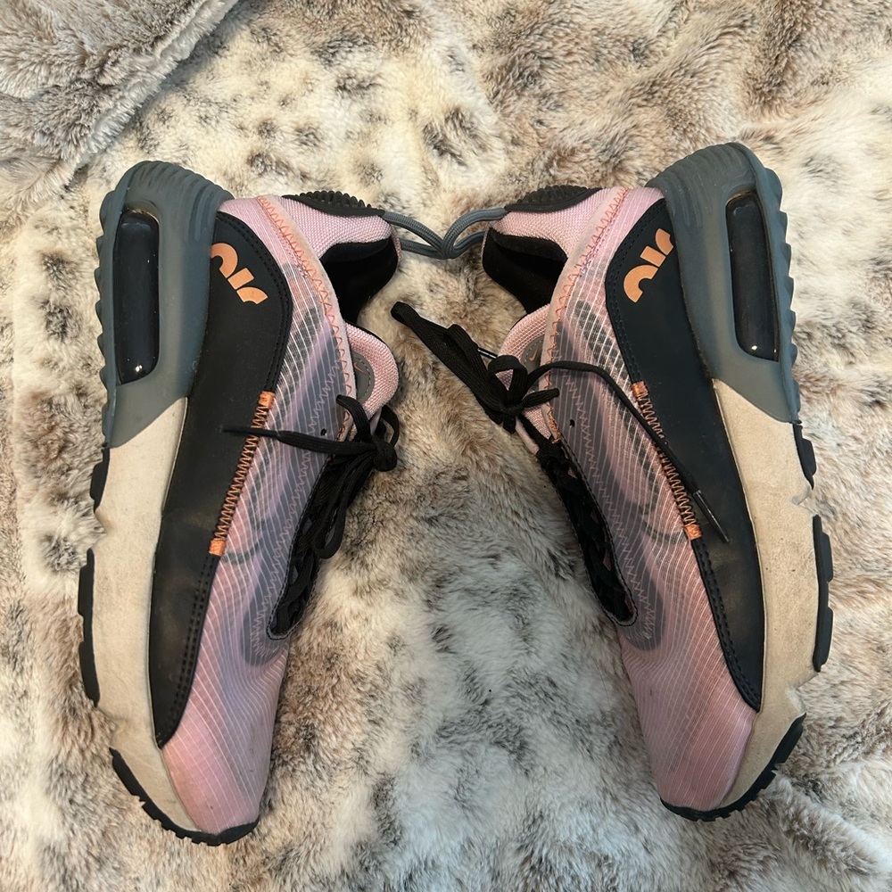 Pink Nike air max size 6.5 worn little
